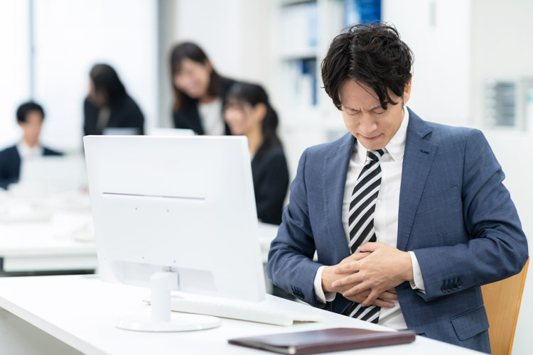 胃痛のイメージ画像